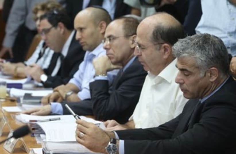 Lapid, Ya'alon, Shalom, Bennett at cabinet meeting 370 (photo credit: Marc Israel Sellem/The Jerusalem Post)