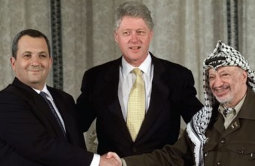 Ehud Barak, Bill Clinton, and Yasser Arafat 370 (photo credit: REUTERS)