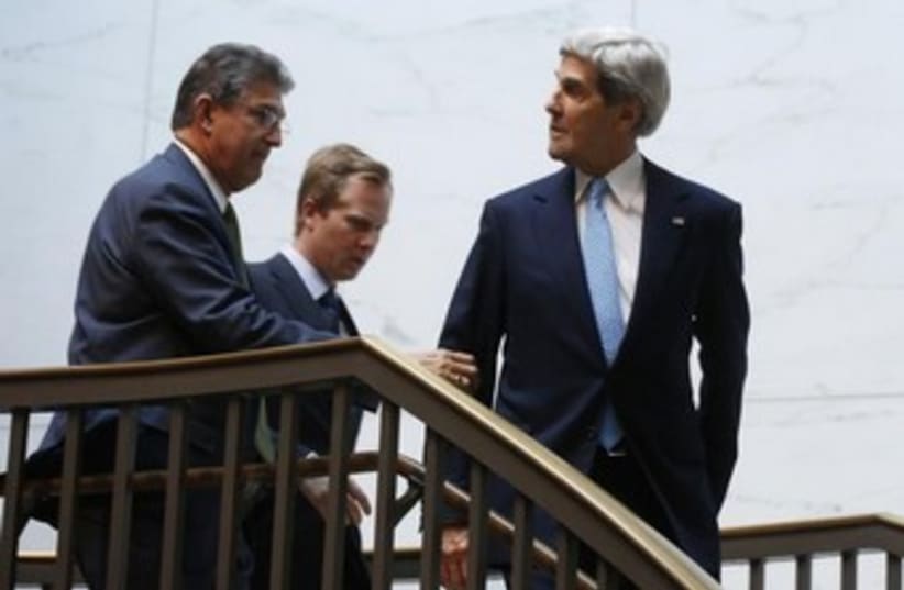 Kerry and Senator Joe Manchin 370 (photo credit: REUTERS)