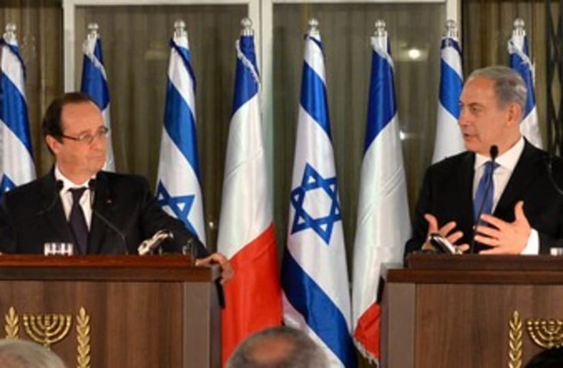 Netanyahu and Hollande press conference 370 (photo credit: Koby Gideon/GPO)