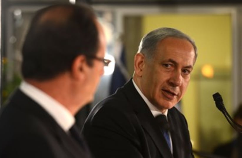 Netanyahu and Hollande press conference 370 (photo credit: Koby Gideon/GPO)
