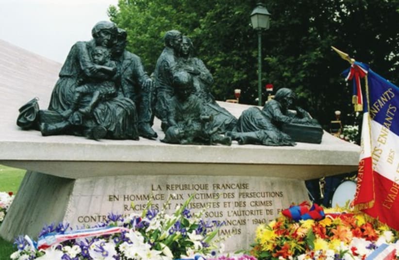 France war monument 521 (photo credit: REUTERS)