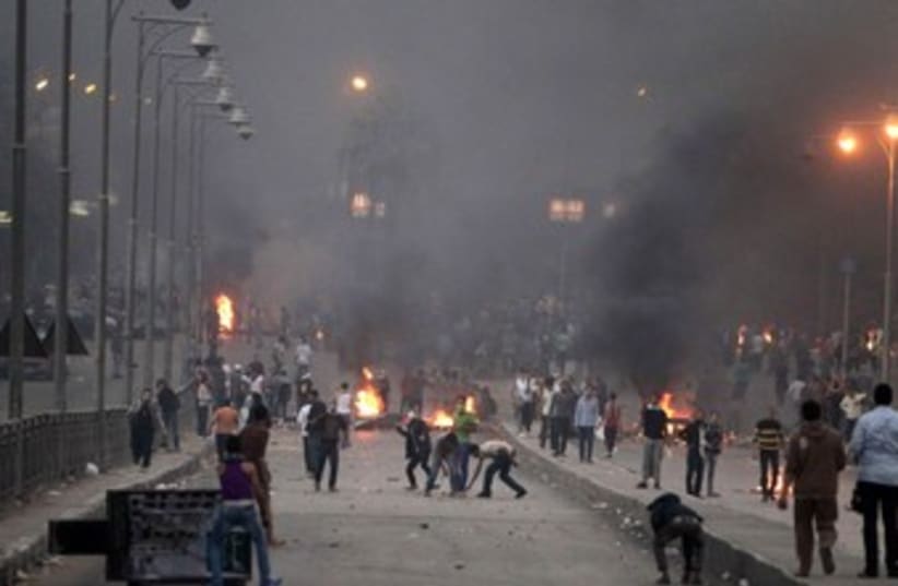 Egypt clashes November 22, 2013 370 (photo credit: REUTERS)