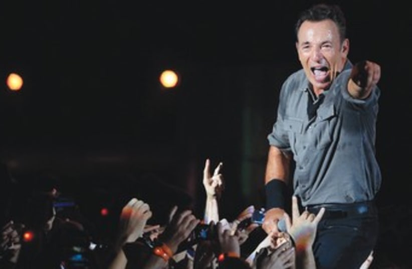 Bruce Springsteen performs in Rio de Janeiro 370 (photo credit: REUTERS)