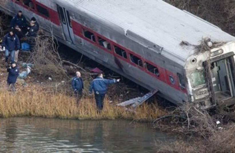 Train derailment new york 370 (photo credit: REUTERS)
