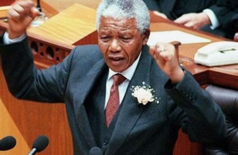 Nelson Mandela addresses parliament in Cape Town, 370 (photo credit: REUTERS)