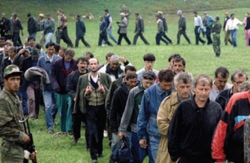 BOSNIAN CROAT soldiers taken as prisoners 370 (photo credit: Reuters)