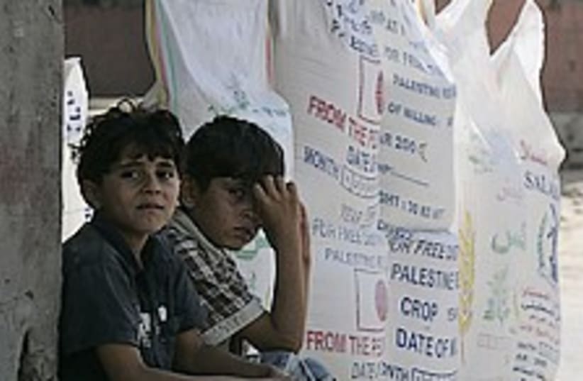 unrwa aid gaza 224.88 (photo credit: AP)