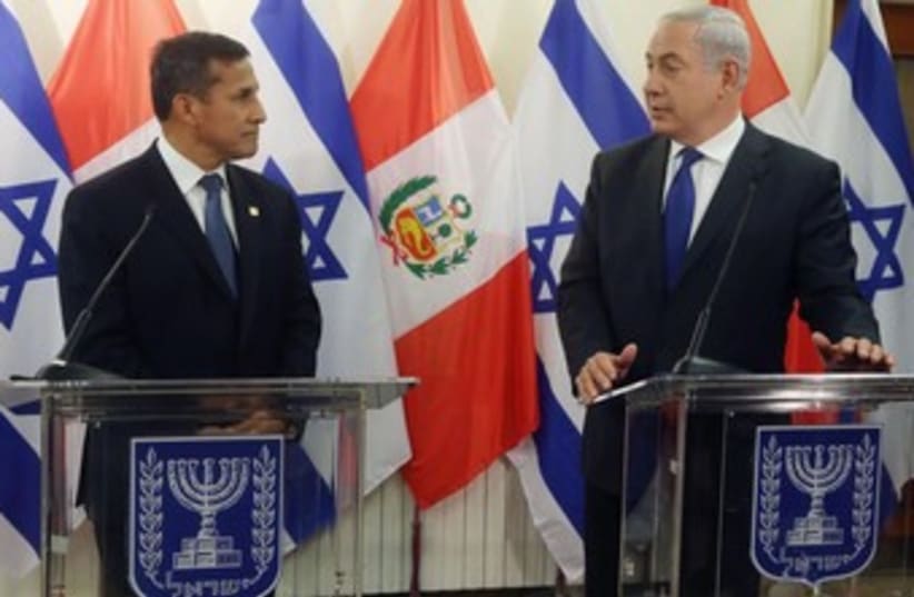 Prime Minister Binyamin Netanyahu meets with Peruvian President Ollanta Humala, February 17, 2014 (photo credit: MARC ISRAEL SELLEM/THE JERUSALEM POST)