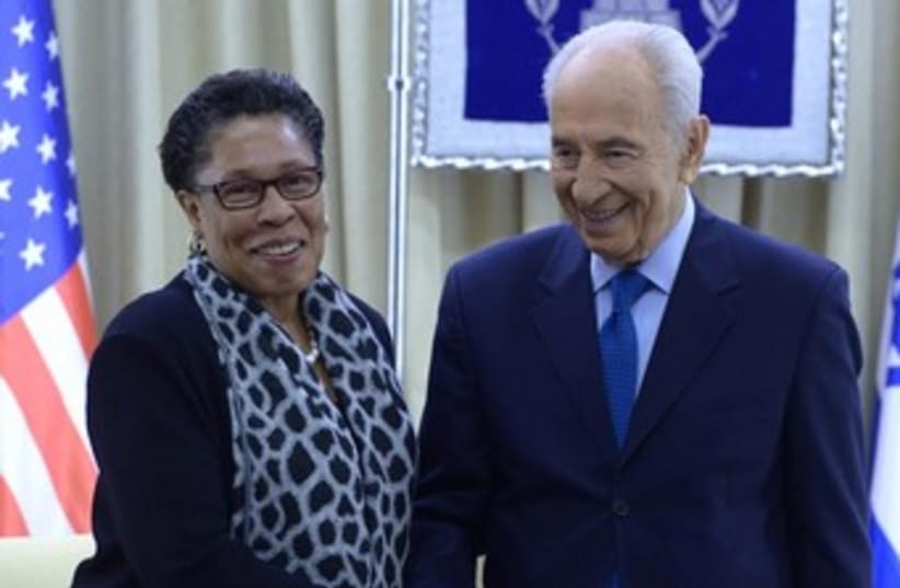 President Shimon Peres meets with Congressional Black Caucus.  (photo credit: Mark Neiman/GPO)