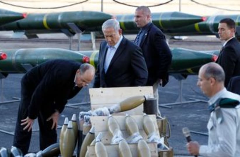 Netanyahu and Ya'alon inspect Klos C weapons cache (photo credit: REUTERS)