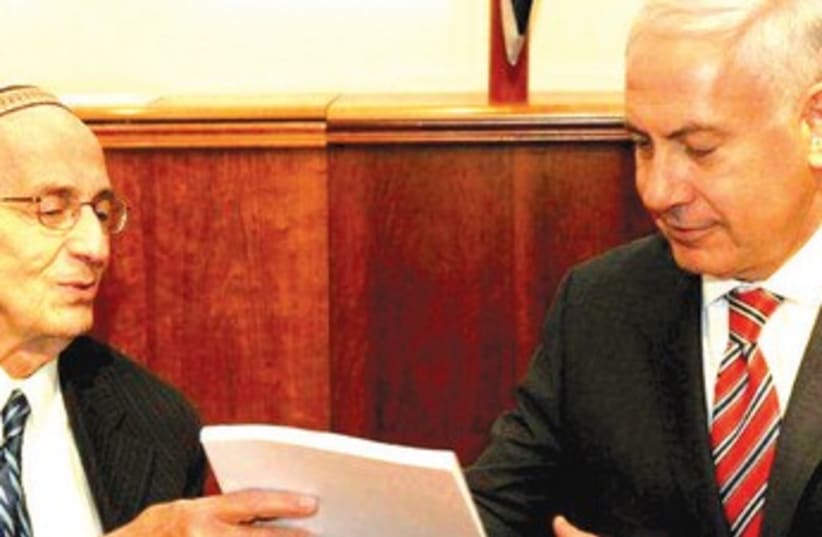 Edmund Levy and Netanyahu in 2011 (photo credit: FLASH 90)