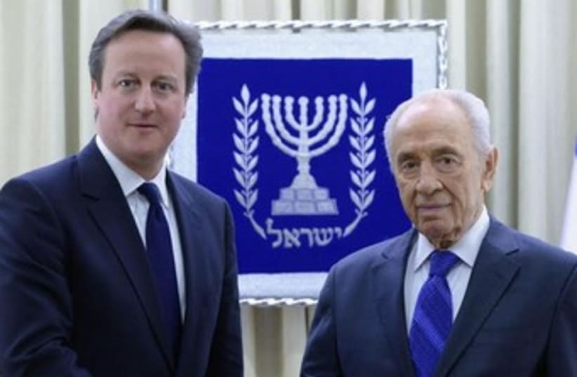 Cameron and Peres (photo credit: Mark Neiman/GPO)