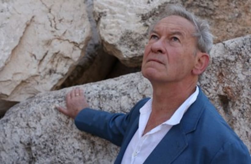 Simon Schama in his documentary “The Story of the Jews” visits the site of the Temple Mount (photo credit: JTA)