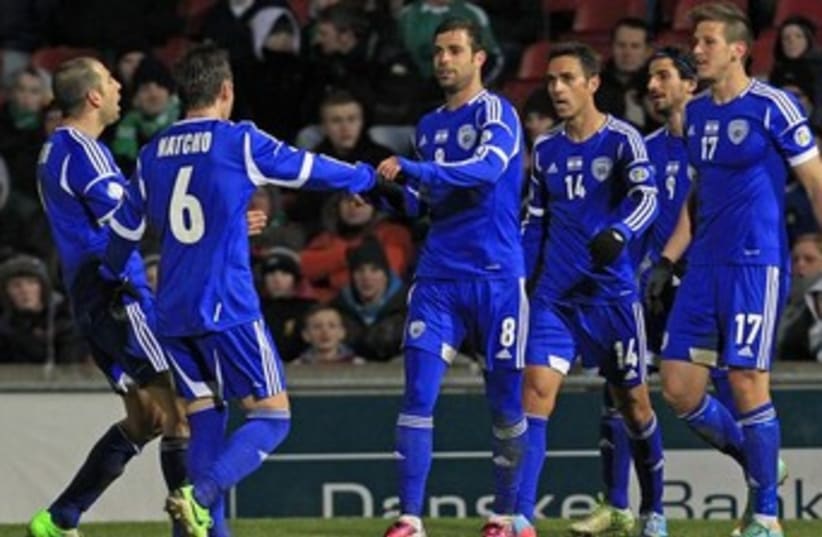 Israel's national soccer team at a 2014 World Cup qualifying match,  March 26, 2013.  (photo credit: REUTERS)