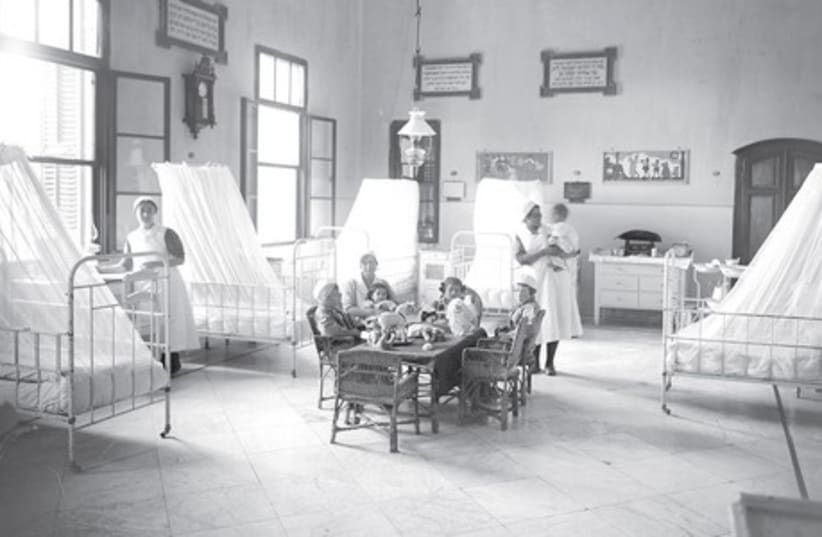 SHAARE ZEDEK Hospital over a century ago in Jaffa Road. (photo credit: TOWER OF DAVID MUSEUM)