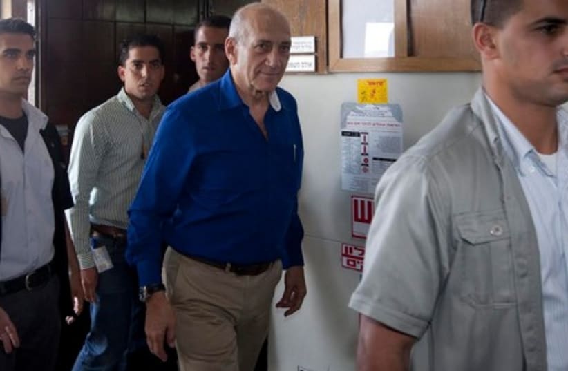 Olmert in court on day of sentencing, May 13 (photo credit: POOL)