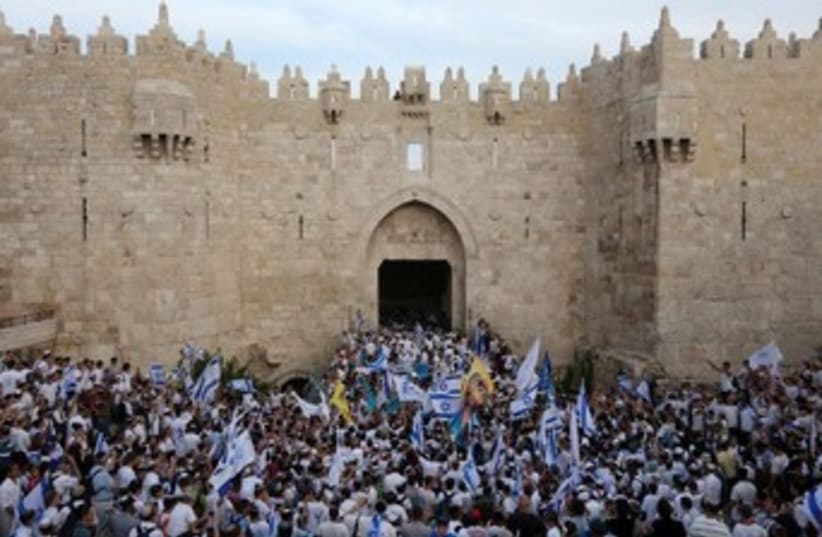 Thousands celebrate Jerusalem Day (photo credit: MARC ISRAEL SELLEM/THE JERUSALEM POST)
