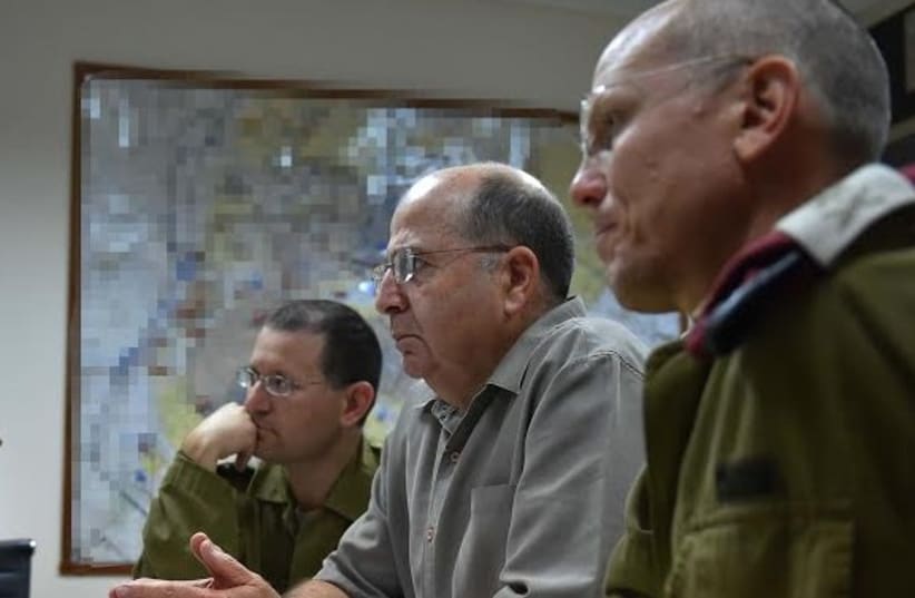 Ya'alon at security briefing (photo credit: DEFENSE MINISTRY)