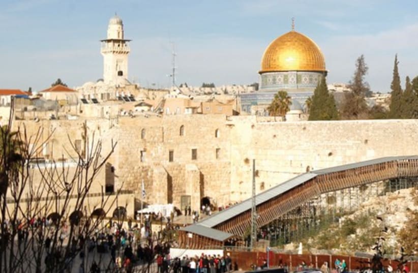 More Jews demand complete control over Judaism’s holiest site (photo credit: RONEN ZVULUN / REUTERS)
