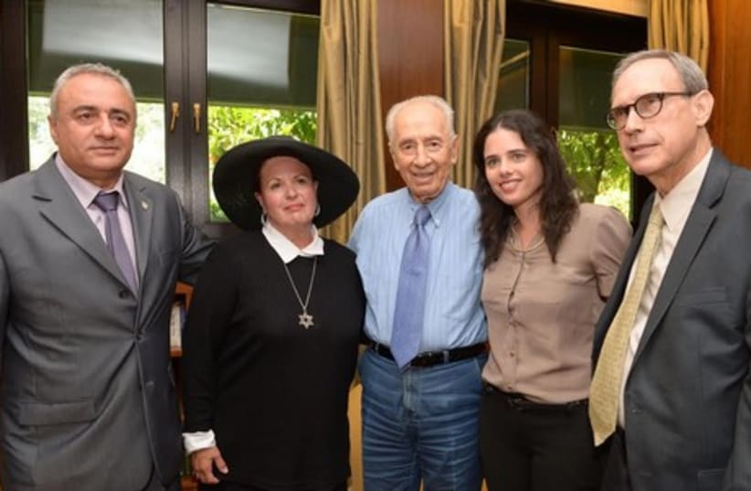 President Peres meets with Esther Pollard (photo credit: Mark Neiman/GPO)