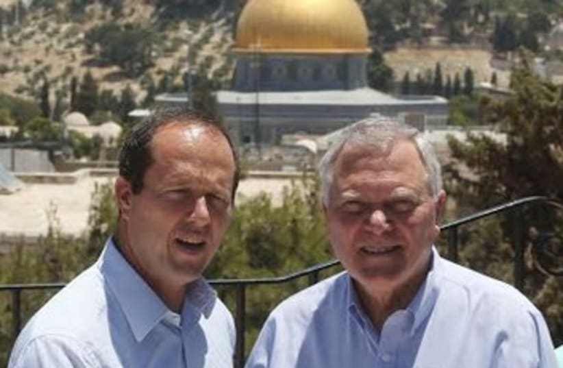 Mayor Barkat and Governor Deal  (photo credit: MARC ISRAEL SELLEM)