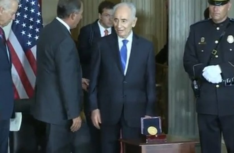 Peres addreses US Congress (photo credit: screenshot)