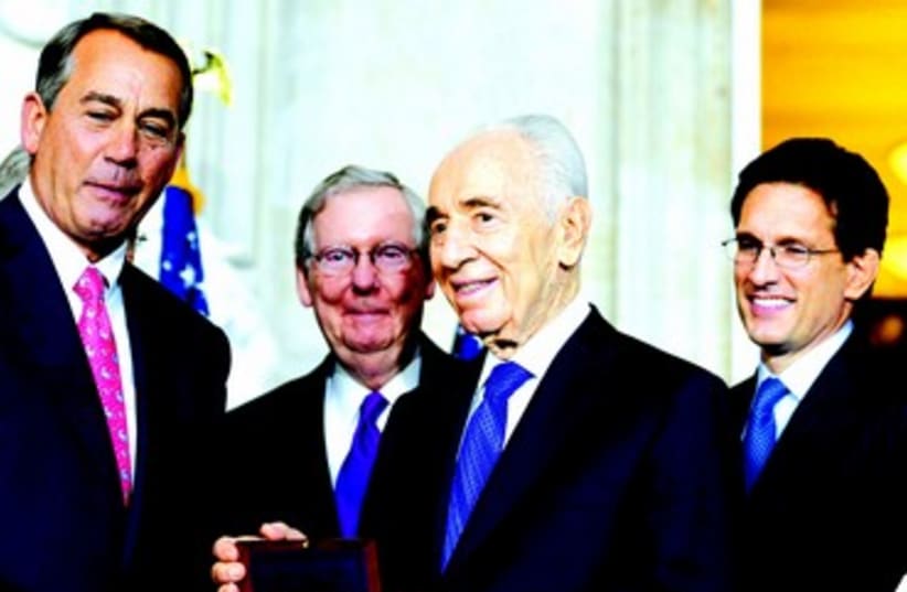 Shimon Peres honoré (photo credit: KOBI GIDEON/GPO)