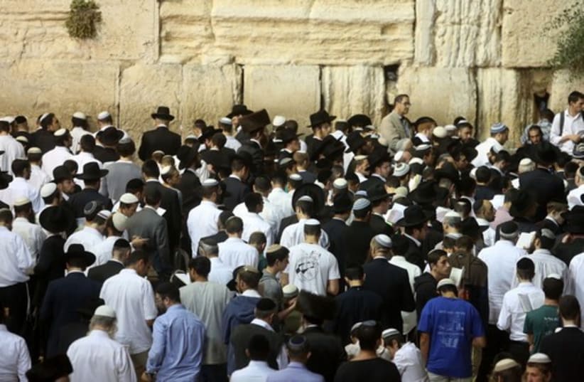 Prayer at western wall for IDF soldiers  (photo credit: MARC ISRAEL SELLEM/THE JERUSALEM POST)