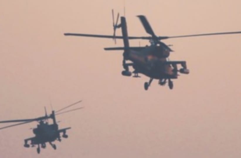 Egyptian Apache helicopters  (photo credit: REUTERS)
