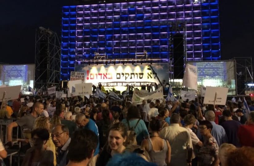 Rally in solidarity with southern Israeli citizens at Tel Aviv's Rabin Square.  (photo credit: Lahav Harkov)