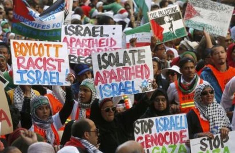 Demonstrators march through the streets of Cape Town against the Israeli-Palestinian conflict August 9, 2014. (photo credit: REUTERS)