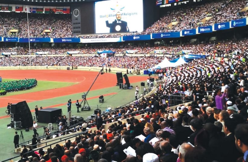 RABBI SHMULEY BOTEACH addresses the crowd at Seoul stadium (photo credit: Courtesy)