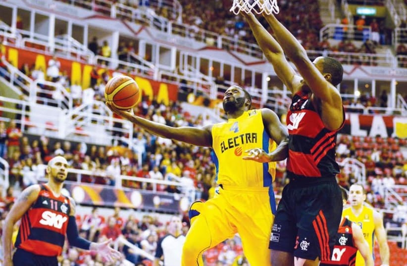 Maccabi Tel Aviv guard Jeremy Pargo scored 21 points in his team’s 69-66 victory over Flamengo in the first leg of the Intercontinental Cup in Rio de Janeiro (photo credit: FIBA AMERICAS)