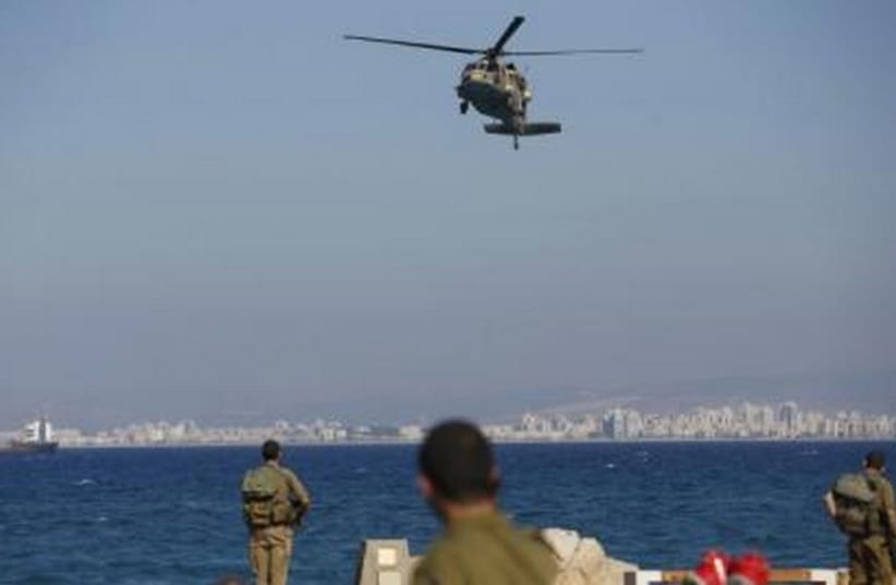 IDF helicopter rescues wounded IDF soldiers (photo credit: REUTERS)