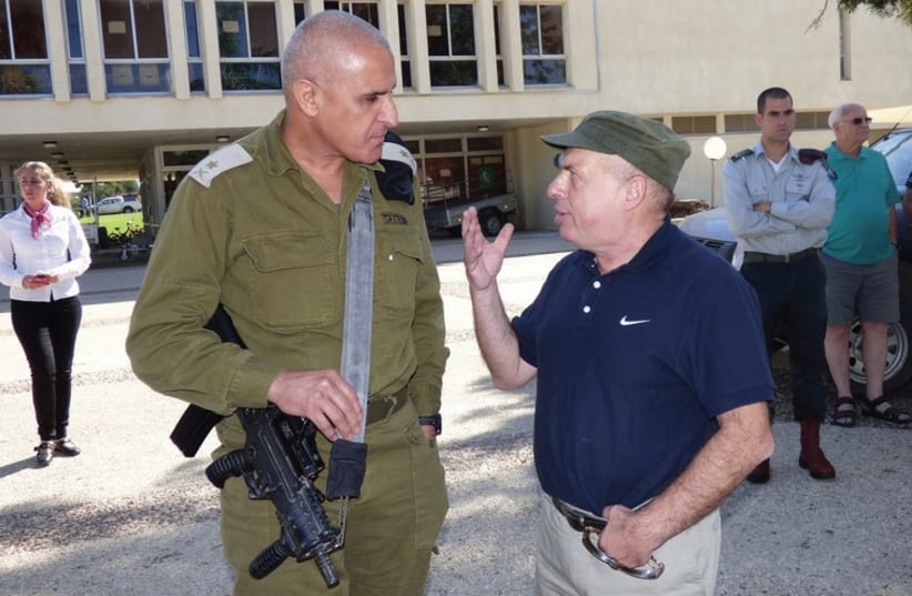 OC SOUTHERN COMMAND Maj.-Gen. Sami Turgeman and Jewish Agency chairman Natan Sharansky chat at Kibbutz Nahal Oz (photo credit: DAVID SHECHTER)