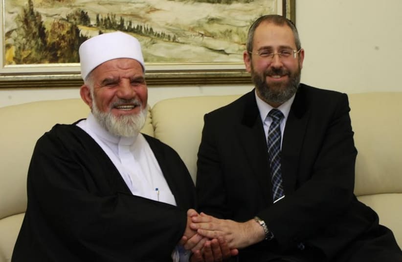 Chief Rabbi David Lau (R) met with Sheikh Muhammad Kiwan (photo credit: Courtesy)