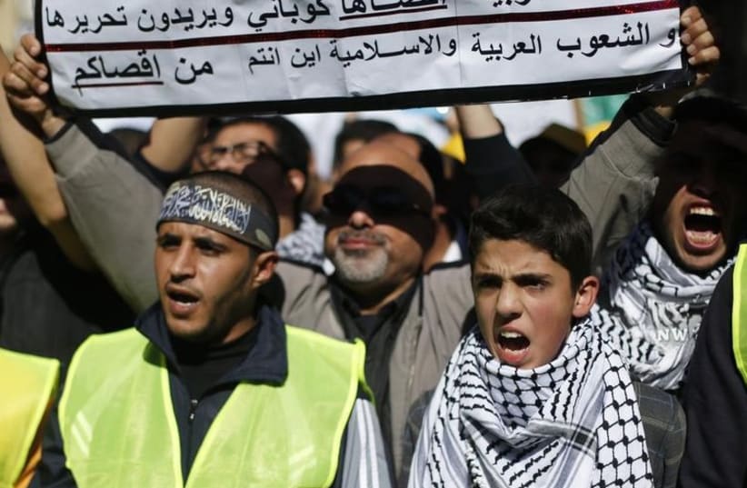 Jordanian Islamists chant anti-Israel slogans in Amman (photo credit: REUTERS)