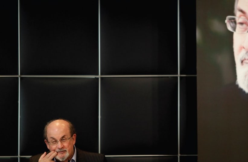 AUTHOR SALMAN RUSHDIE speaks at an event in 2012. (photo credit: REUTERS)