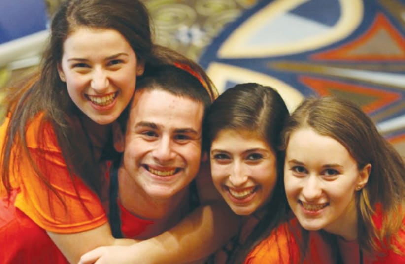 TEENAGERS POSE at the United Synagogue Youth convention in Atlanta this week. (photo credit: COURTESY USY)