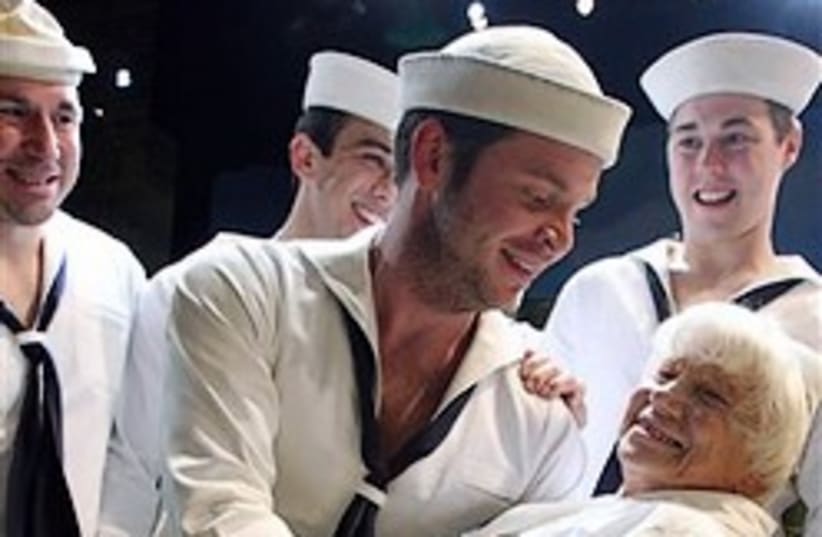 sailor kissingn nurse reenact 248.88 ap (photo credit: AP)