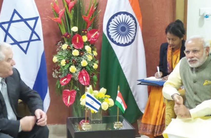 AGRICULTURE MINISTER Yair Shamir meets with India’s Prime Minister Narendra Modi (top) and agricultural partners in Gujarat. (photo credit: EMBASSY OF ISRAEL IN INDIA)