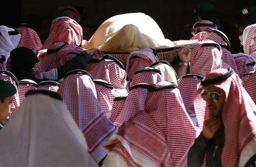 The body of Saudi King Abdullah bin Abdul Aziz is carried during his funeral at Imam Turki Bin Abdullah Grand Mosque in Riyadh (photo credit: REUTERS)