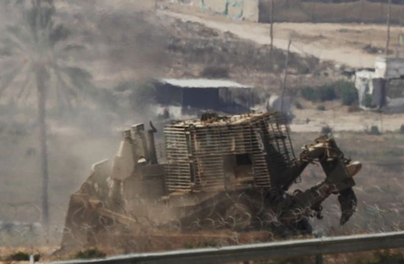 IDF bulldozer (photo credit: REUTERS)