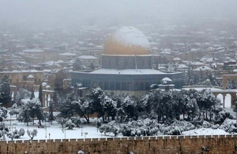 Snow in Jerusalem, February 20, 2015 (photo credit: MARC ISRAEL SELLEM)