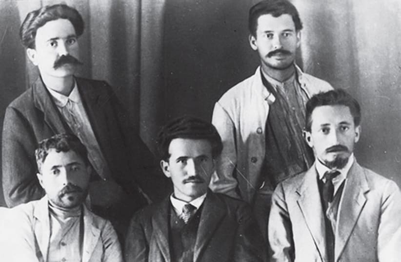 Yitzhak Ben-Zvi, David Ben-Gurion, Yosef Haim Brenner; standing: A. Reuveni, Ya’akov Zerubavel (1912). (photo credit: Wikimedia Commons)