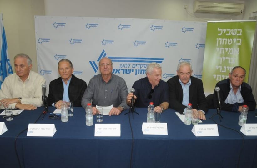 Commanders for Israel's Security hold press conference (photo credit: AVSHALOM SASSONI)