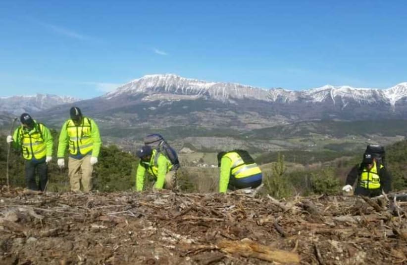 Israelis working to recover bodies from the wreckage of Germanwings flight 9525 (photo credit: ZAKA RESCUE AND RECOVERY ORGANIZATION)