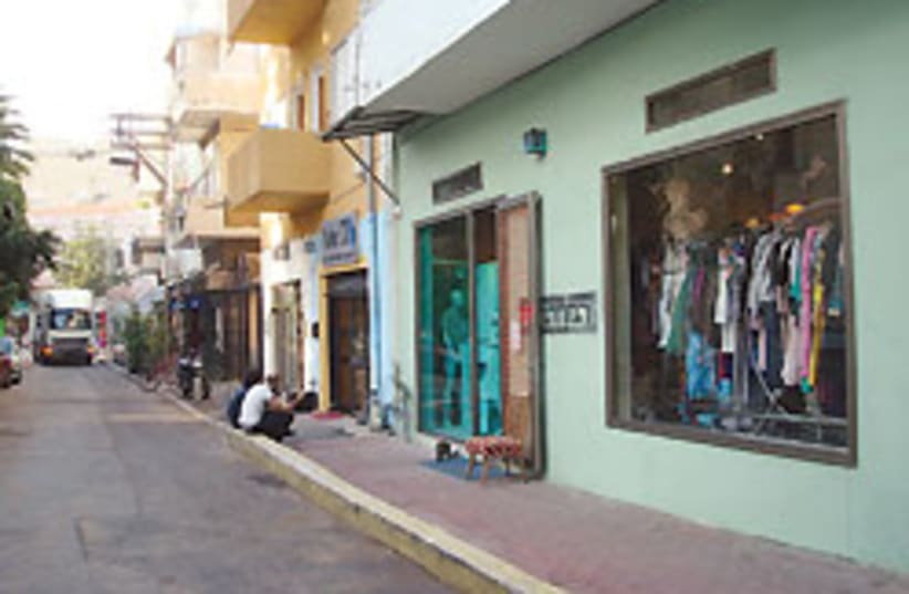 tel aviv alley 88 248 (photo credit: Sari Nossbaum )