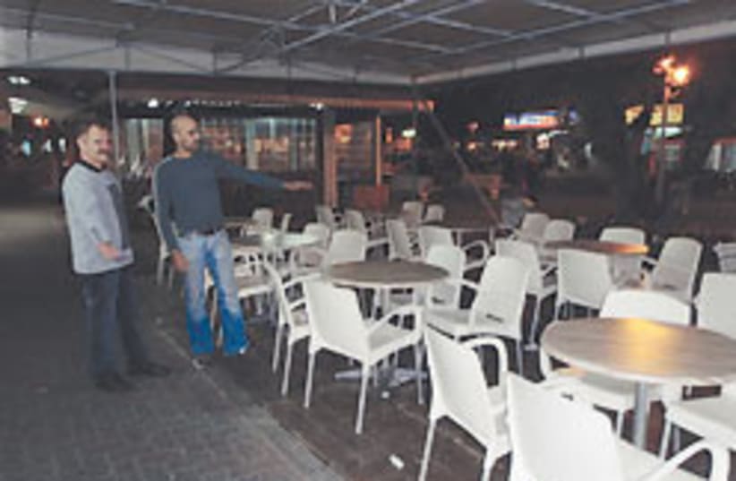 empty restaurant 88 248 (photo credit: Diana Bletter)
